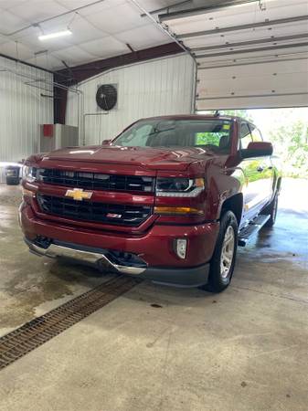 2017 Chevrolet Silverado 1500 LT    1
