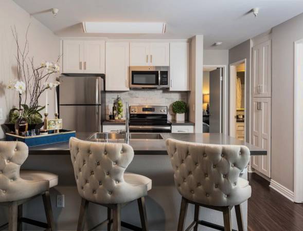 $2,150 GET a FREE MTH! Luxury Features - Elevators, Ultra-fast Internet (Hillcrest)63657157226371122