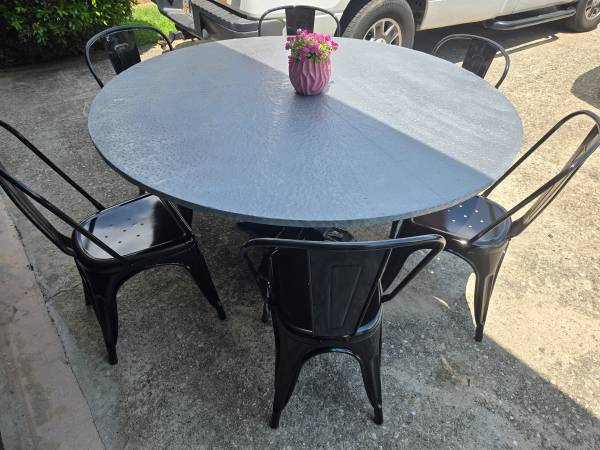 60" table & 6 chairs 1