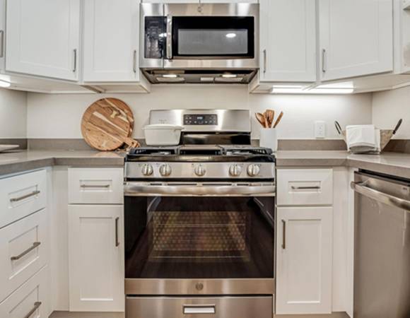 $3,095 / 2br - Stainless Steel Appliances & Central Heat & AC! - Larkfield 2 Bed (Larkfield / Santa Rosa)63826176871297121
