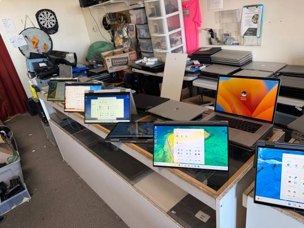 **TOUCHSCREEN APPLE MACBOOK forsale+ DELL AND HP LAPTOPS LOCAL STORE 1
