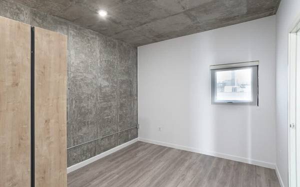 Central Air Conditioning, Microwave, Garage 1