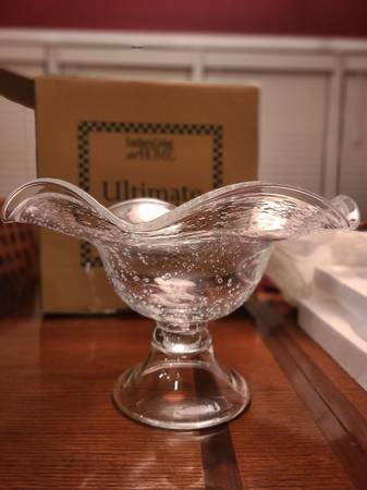 Southern Living Ultimate Glass Bowl for Sale 1