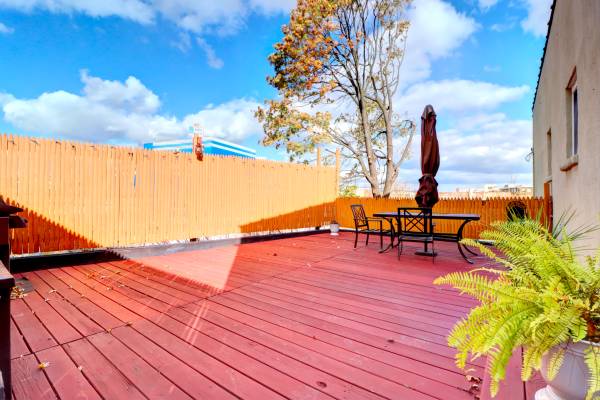 LARGE TERRACE! OVERSIZED 2 BEDROOM! 1