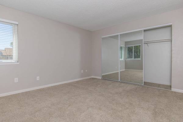 $2,400 / 2br - 1230ft2 - Situated in Sacramento!, Easy Access to Shopping, 2/BD (54 Quay Court, Sacramento, CA)63844736789763123