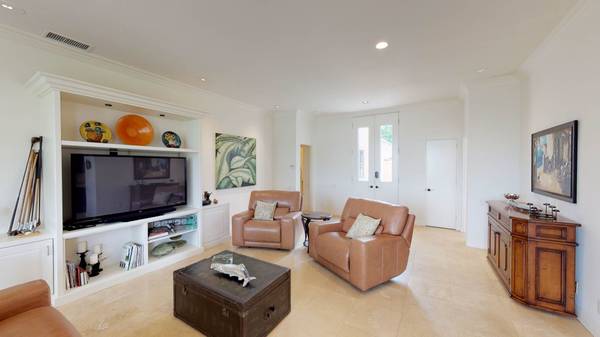 $4,000 / 2br - 1953ft2 - Luxury Condo in Palm Desert Gated Community (Palm Desert)63686264598017122