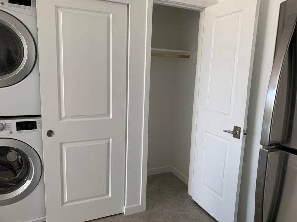 $1,562 / 1br - 669ft2 - Furry friends are welcomed here! Lease our pet-friendly Ambassador! (1125 Avenue of the Oaks)63682255545347123