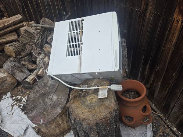AC unit   junk  scrap 1