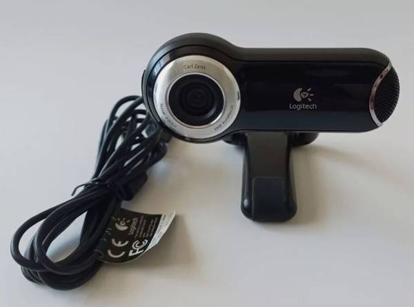 Logitech QuickCam Pro 9000 Webcam 1