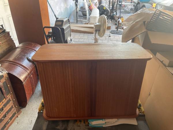 CD cabinet 1