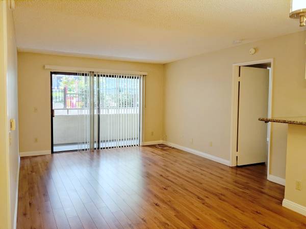 Galleria Villas 2Bd/2Ba w/ parking, spa area, laundry on site, c/a 1
