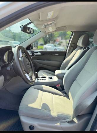Beautiful Jeep Grand Cherokee LAREDO - $4,800 (Brooklyn)63654711385219124
