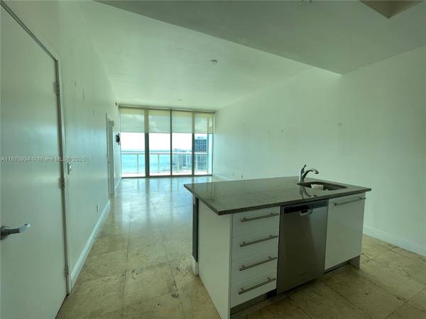 $3,600 / 1br - 843ft2 - Exciting Bay, Arena, and Park Views from this Luxe 1bd! (Marina Blue- Downtown)64001847584130123
