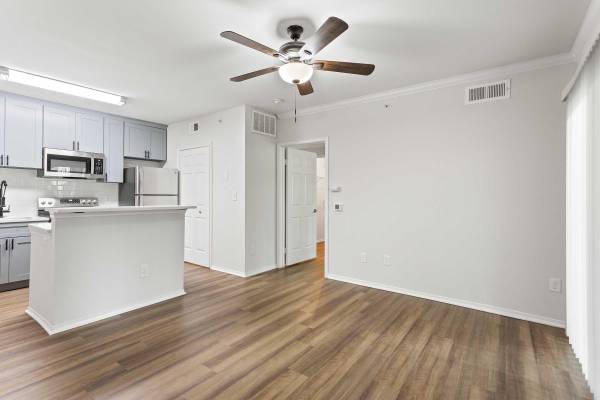 $2,010 / 1br - 788ft2 - 1/BD, Armarios Empotrados, en Fairfax VA (4201 Jefferson Oaks Cir, Fairfax, VA)63822011881347123