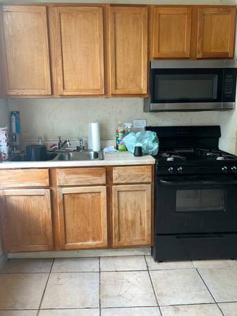 $2,000 / 3br - 3BR ( Utilities included ) (Chicago)63898732999043124