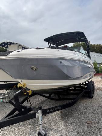2018 SeaRay SDX 250 1