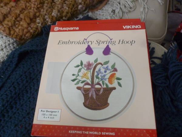 Husquvarna Mini Embroidery Spring Hoop for Designer I 1