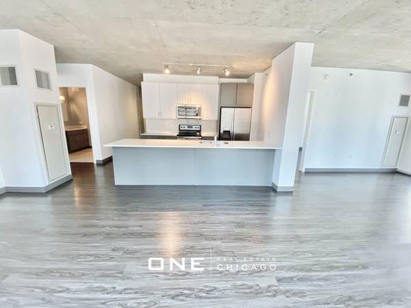 $4,850 / 3br - 3 Bedroom 2 Bathroom bordering River North - Modern Finishes (The Loop/River North)64041643201923121