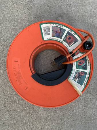 Heavy Duty Extension Cord Reel 1