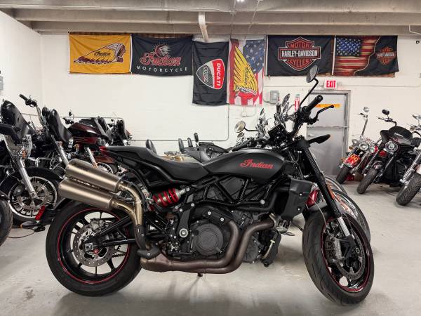 2022 Indian FTR *LIKE NEW - FINANCING AVAILABLE*