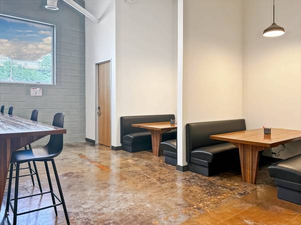 $1,910 Tailored Large Office Spaces to Fit Your Business Needs (Dallas)63936221177219123