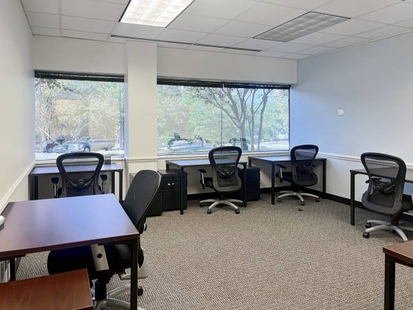 Touchdown → WORK → take-off | coworking desks 1
