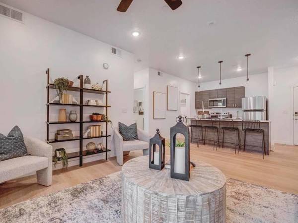 $1,707 / 2br - 954ft2 - Stainless Steel Appliance Package, Bike Storage, Pet Park & Wash (Herriman)63670955194497121