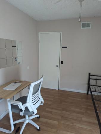 $1,100 / 4br - Room for rent (San Diego)63701665494913122