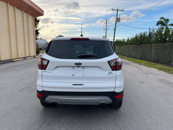 2018 Ford Escape SE - $4,900 (Miami)63470425678977124