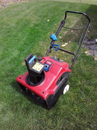 Toro Power Clear Snow Blower 1