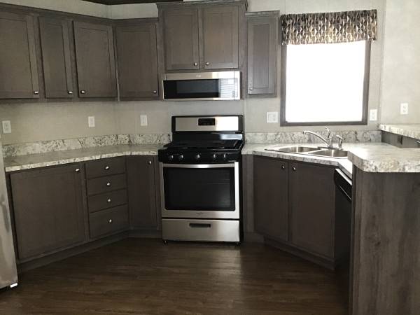 $1,049 / 2br - 1120ft2 - Brookside Manor-Apply Today! (Goshen)63953626772995121