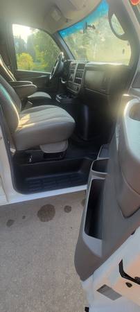 2008 GMC Savanna - Photo 7