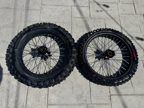 2025 Surron Ultra Bee 21kw Knobby Off-road Set Dunlop MX53 110/100/18 1