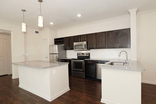 $1,943 / 3br - 1250ft2 - Every Corner, a Reflection of Grandeur (Northlake/ Roanoke/ Trophy Club/ Keller)63796375633409120