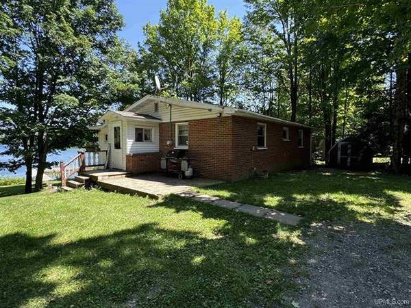 $234,500 2 BR, 1 BA On Camp Lake 120' of frontage MLS 50191060 (Iron River)64151608921857120