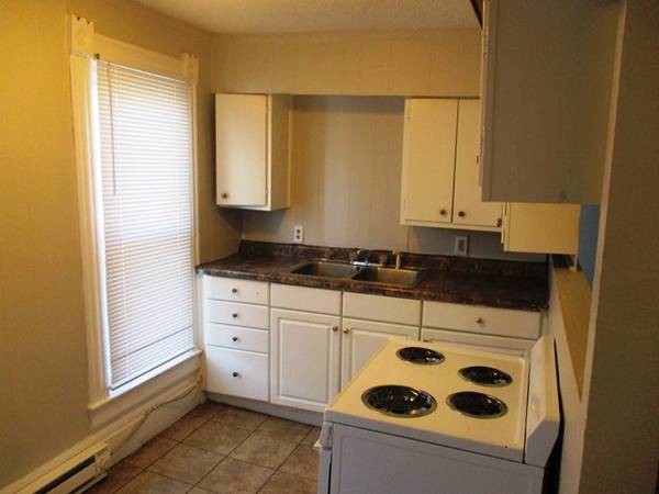 $830 / 2 habitaciones - 2 Dormitorios cerca del centro (818 W Washington)62978576340355121