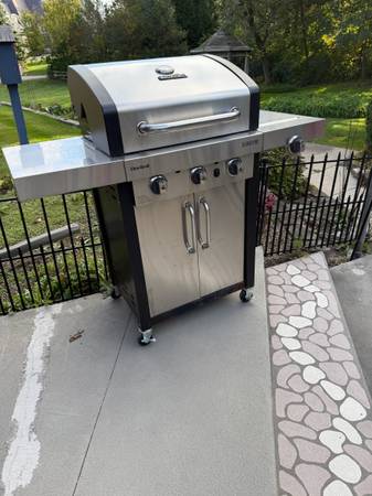 Char-Broil grill 1