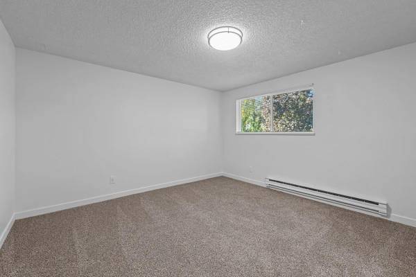 $1,175 / 1br - 480ft2 - Fully Equipped Kitchen, Pool, Lush Landscaping, Laundry Facility63794970500865121