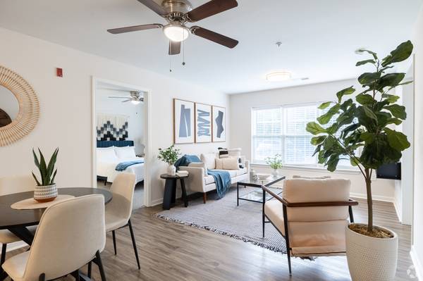 $1,690 / 3br - 1200ft2 - 3Bed/3Bath Newly Renovated Apartment Home Now Available (Statesboro)63925464748291123