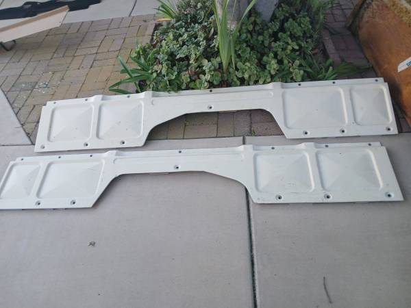 1985-87 Toyota Truck Long Bed Side Panels 1