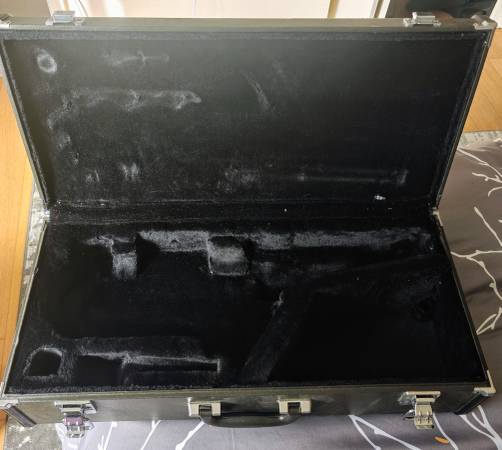 Yamaha Brand Saxaphone Hard Case 1
