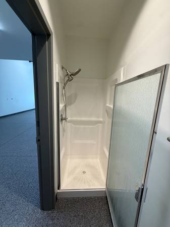 $2,250 / 1130ft2 - Garage/Shop/Storage Space (Eagle River)63416699871235124