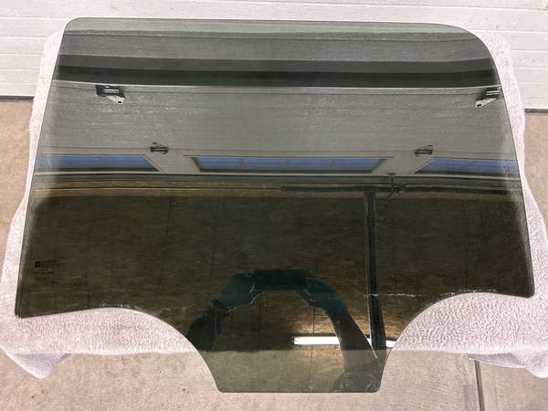 2014-2018 Silverado OEM LH Rear Tinted Door Glass 1