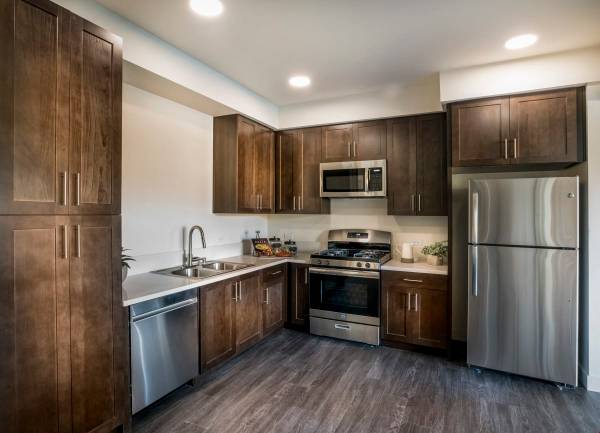 $2,999 / 2br - 1116ft2 - High Speed Internet, In-Unit Washer/Dryer, Expansive Private Balcony (Thousand Oaks)63981242904194121