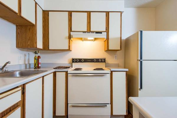 $1,100 / 424ft2 - Quality and convenience at a price you can afford! Studio! (Gresham - North Central)63820739620099124