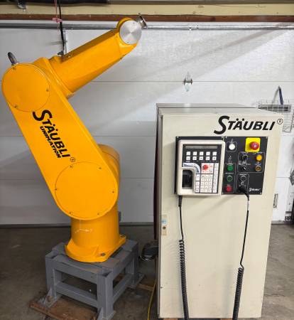 Staubli RX130L robot arm with CS7 controller 1