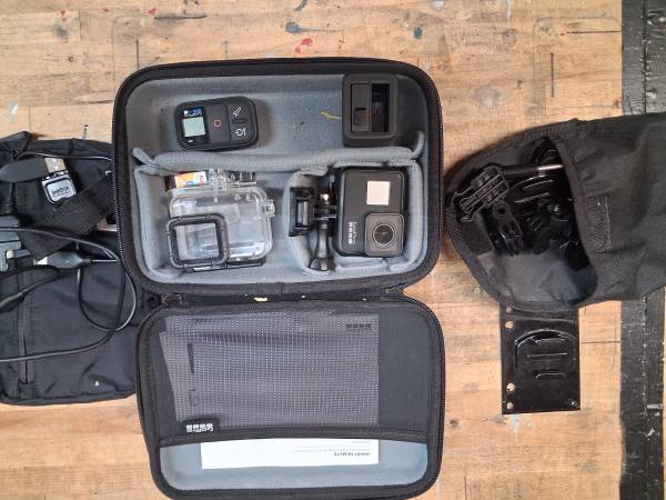 Go pro 7 with remote like new 1