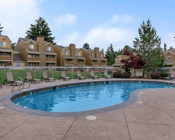 $1,895 / 2br - Short Commute to the City, State-of-the-Art Fitness Center | Tigard (Tigard)63999452572931123