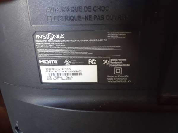 Televisor LCD de 32" por $60.00 o intercambio por herramientas - $40 (714)62975763871619124