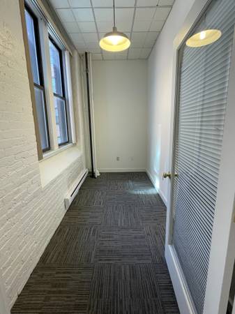 $275 / 90ft2 - Small Office Space Available!! (Dover)63986628717186124